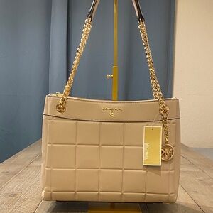 Michael Kors Tan Quilted Shoulder Bag in Soft pink with Gold Chain straps. NWT